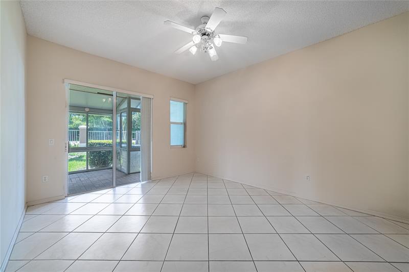 Image 12 of 39 For 10152 Lombardy Dr  10152