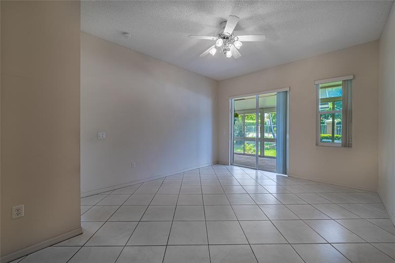 Image 13 of 39 For 10152 Lombardy Dr  10152