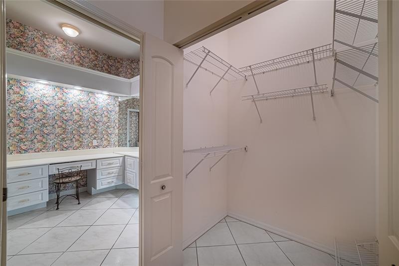 Image 15 of 39 For 10152 Lombardy Dr  10152