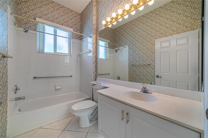 Image 20 of 39 For 10152 Lombardy Dr  10152