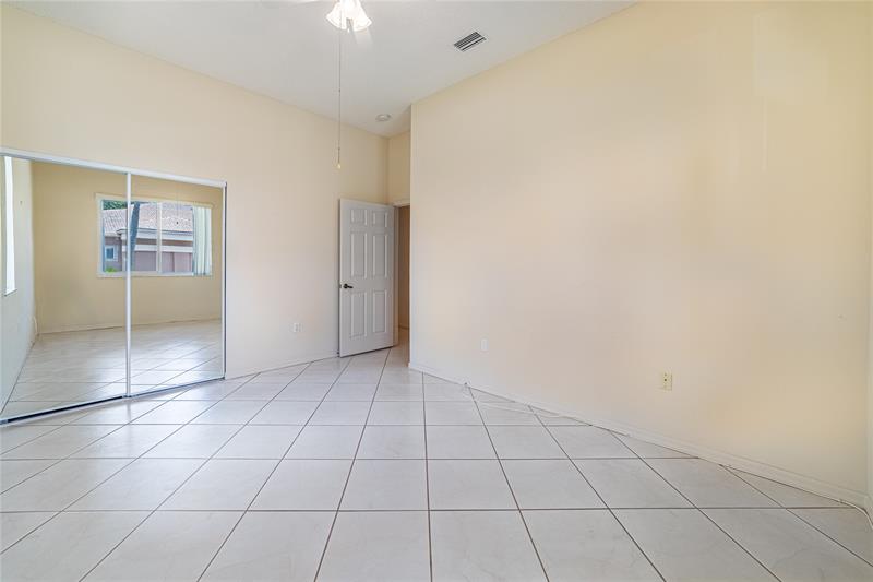 Image 22 of 39 For 10152 Lombardy Dr  10152