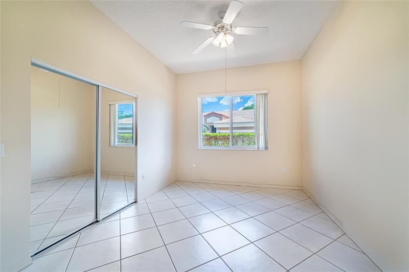 Image 23 of 39 For 10152 Lombardy Dr  10152