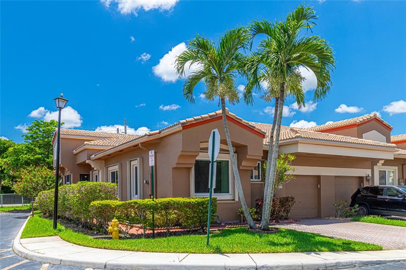 Image 3 of 39 For 10152 Lombardy Dr  10152