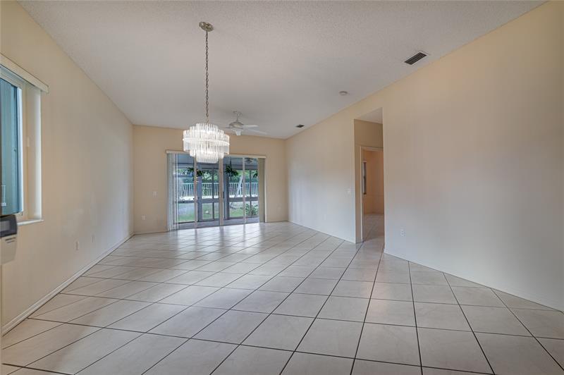 Image 7 of 39 For 10152 Lombardy Dr  10152