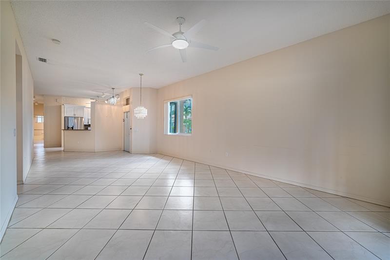 Image 8 of 39 For 10152 Lombardy Dr  10152