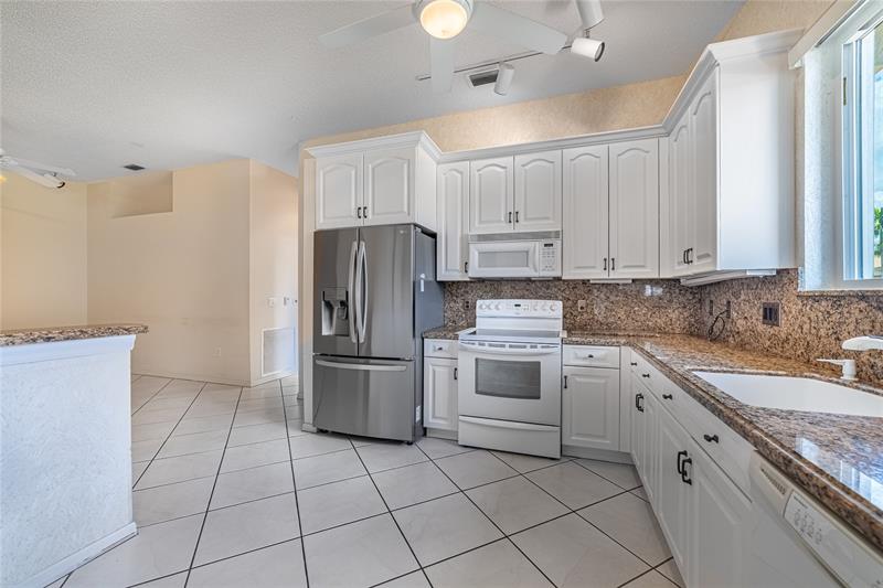 Image 9 of 39 For 10152 Lombardy Dr  10152