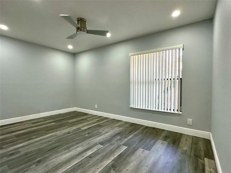 Image 19 of 26 For 4221 22nd St  107k