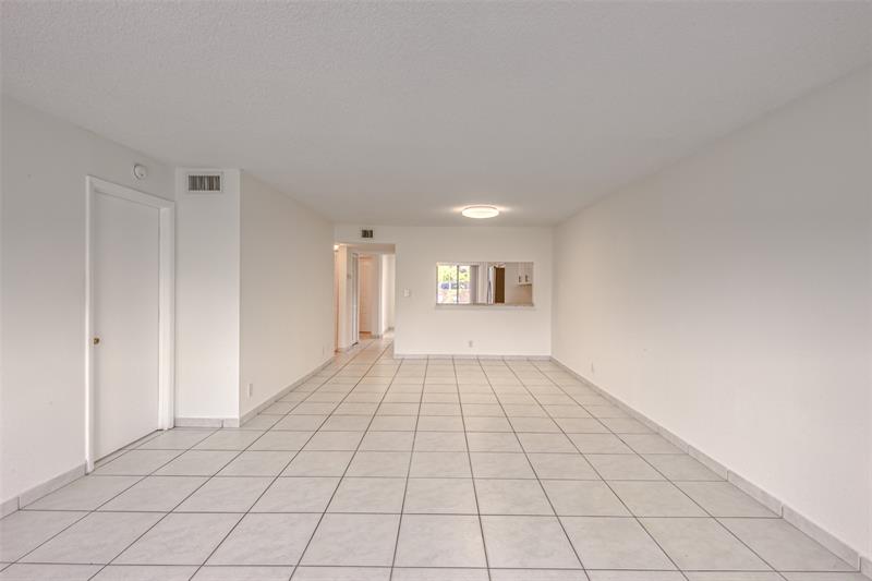 Image 12 of 35 For 9818 Nob Hill Ct  9818