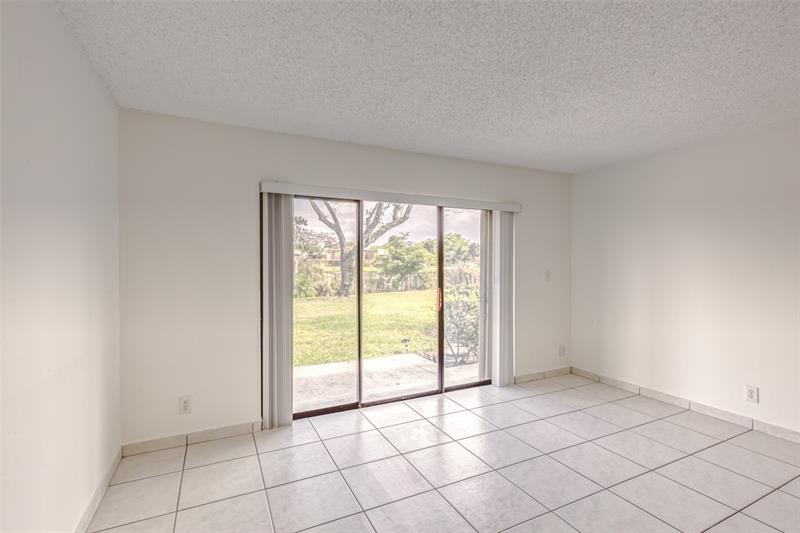 Image 13 of 35 For 9818 Nob Hill Ct  9818