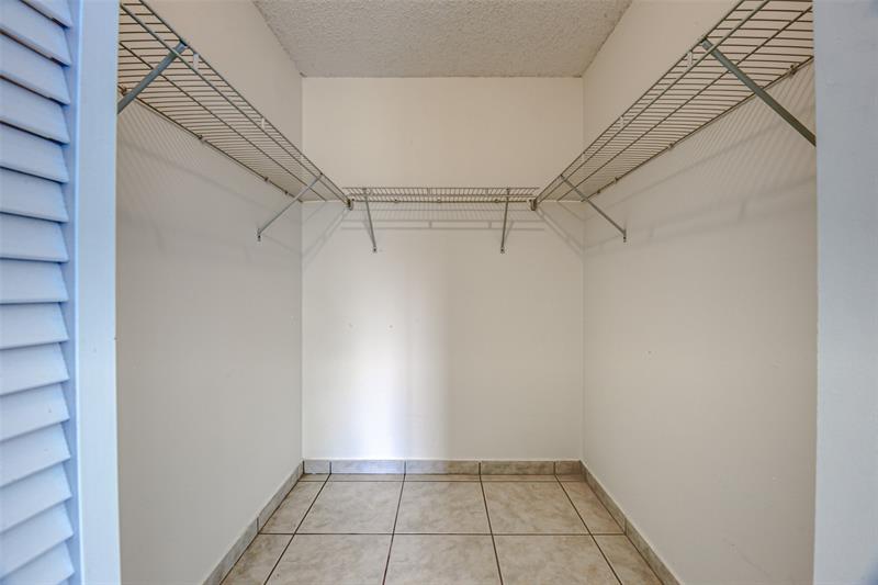 Image 16 of 35 For 9818 Nob Hill Ct  9818