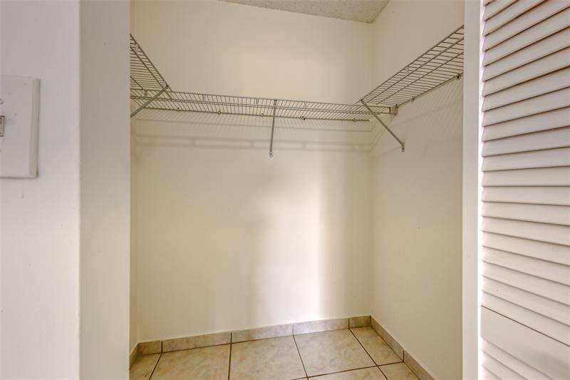 Image 20 of 35 For 9818 Nob Hill Ct  9818