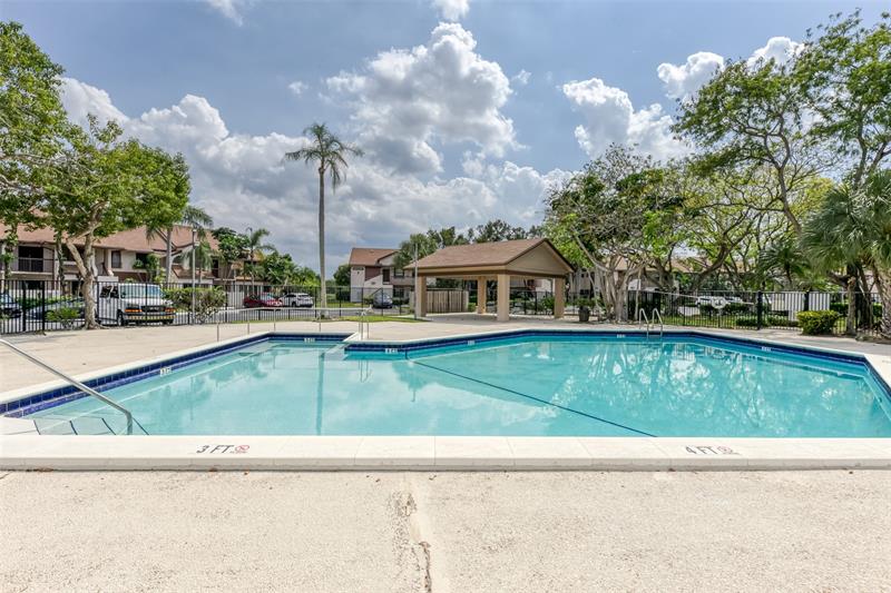 Image 26 of 35 For 9818 Nob Hill Ct  9818