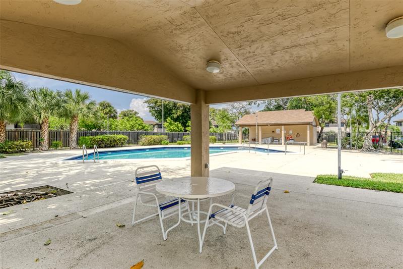 Image 27 of 35 For 9818 Nob Hill Ct  9818