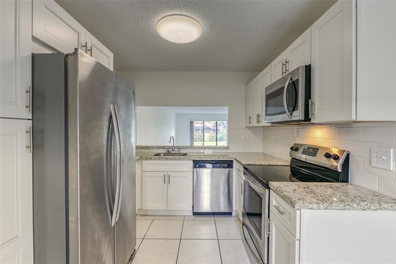 Image 3 of 35 For 9818 Nob Hill Ct  9818