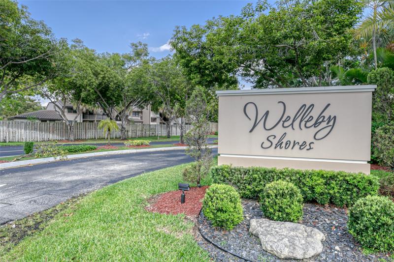 Image 31 of 35 For 9818 Nob Hill Ct  9818