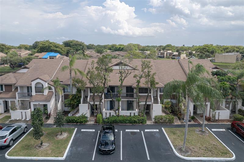 Image 32 of 35 For 9818 Nob Hill Ct  9818