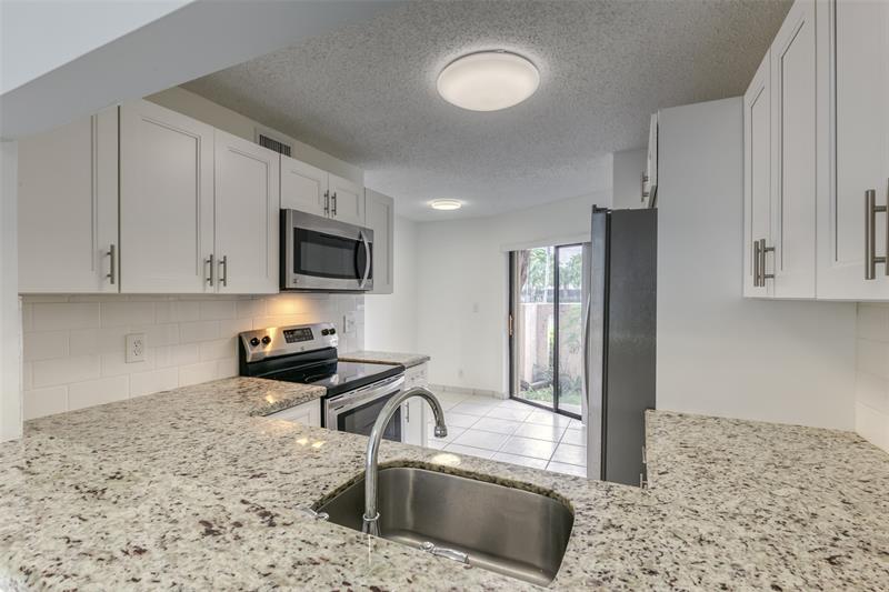 Image 4 of 35 For 9818 Nob Hill Ct  9818