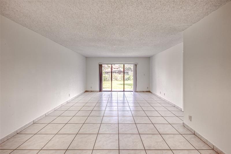 Image 6 of 35 For 9818 Nob Hill Ct  9818