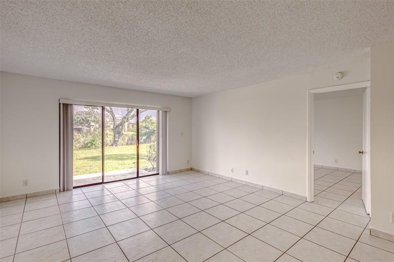Image 7 of 35 For 9818 Nob Hill Ct  9818