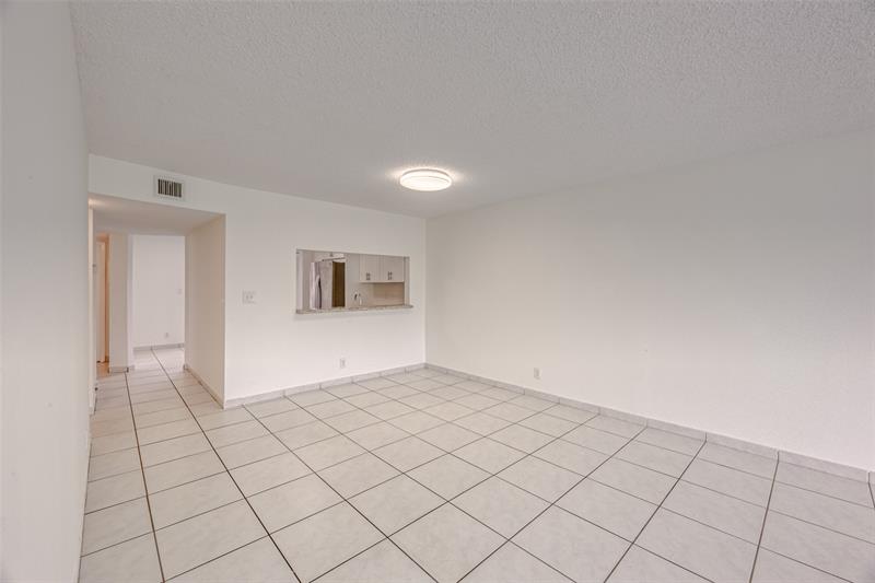 Image 8 of 35 For 9818 Nob Hill Ct  9818