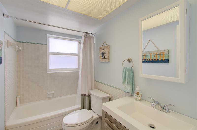 Image 23 of 43 For 9 Birch Rd  401