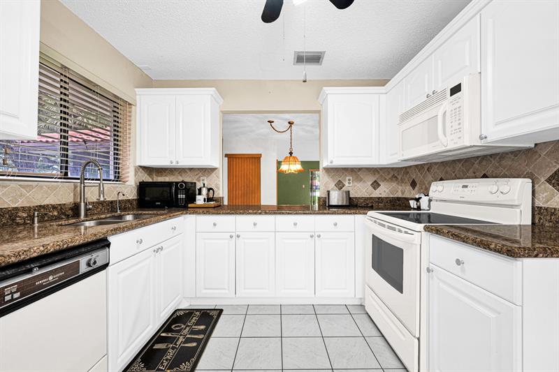 Image 19 of 41 For 7055 Marlberry Ln  7055