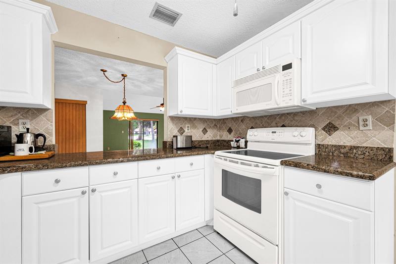 Image 20 of 41 For 7055 Marlberry Ln  7055