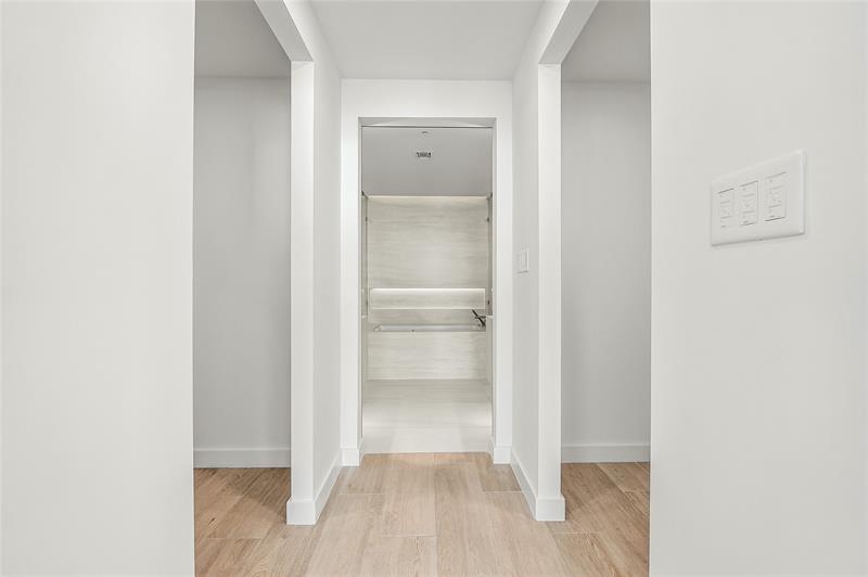 Image 30 of 84 For 900 Ocean Blvd.  505