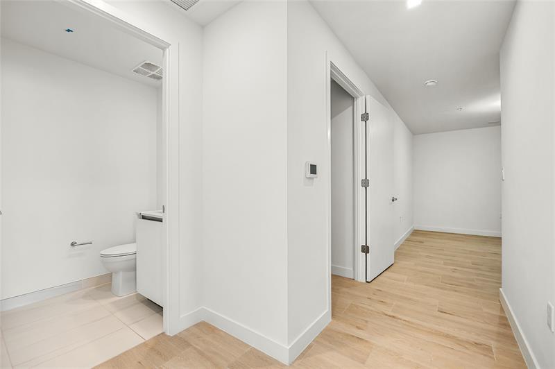 Image 34 of 84 For 900 Ocean Blvd.  505