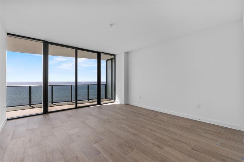 Image 12 of 57 For 900 Ocean Blvd.  702