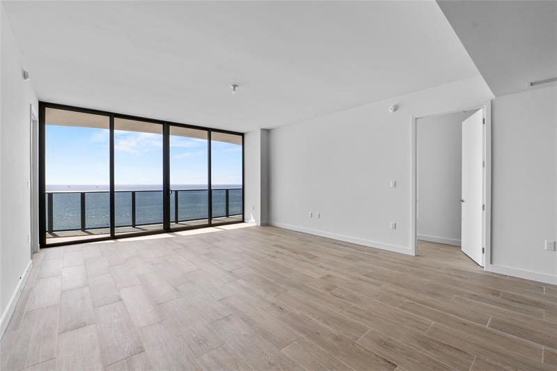 Image 8 of 57 For 900 Ocean Blvd.  702