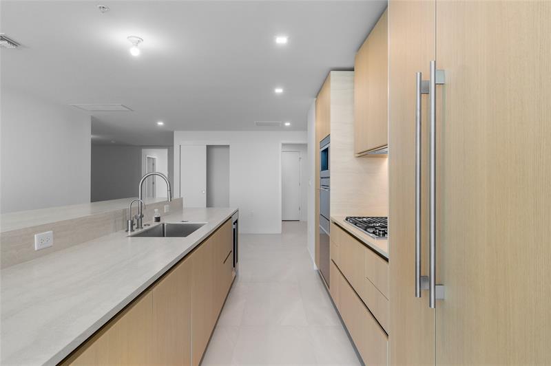 Image 12 of 63 For 900 Ocean Blvd.  504