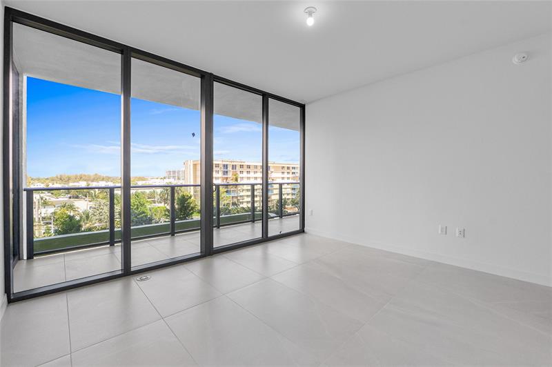 Image 25 of 63 For 900 Ocean Blvd.  504