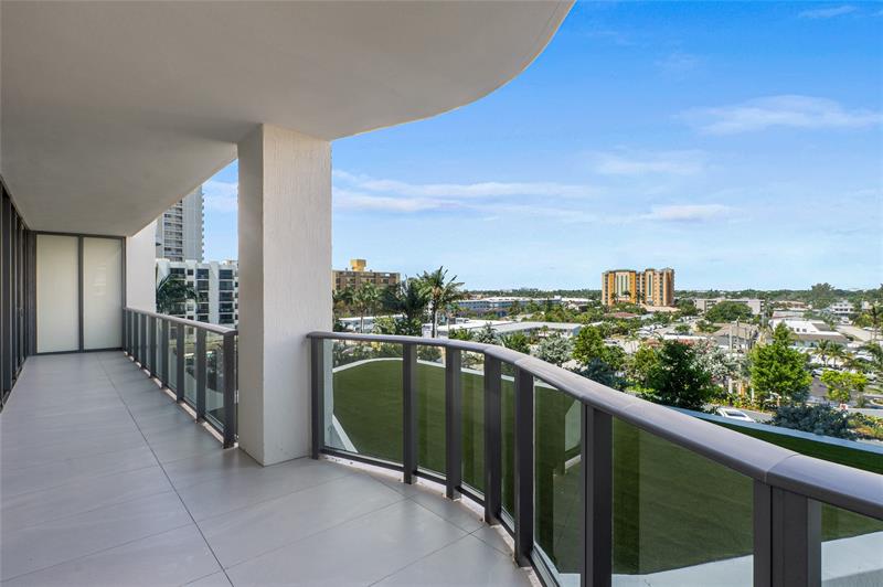 Image 5 of 63 For 900 Ocean Blvd.  504