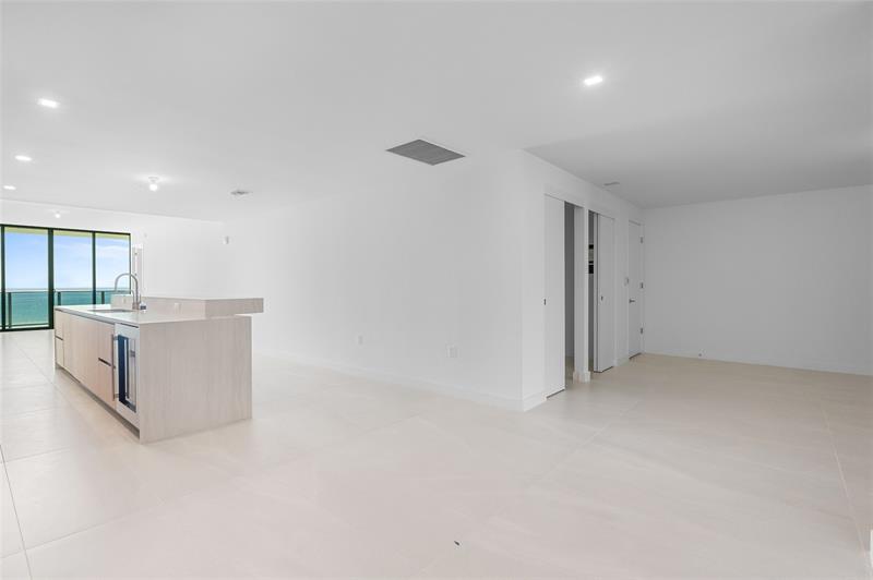 Image 58 of 63 For 900 Ocean Blvd.  504