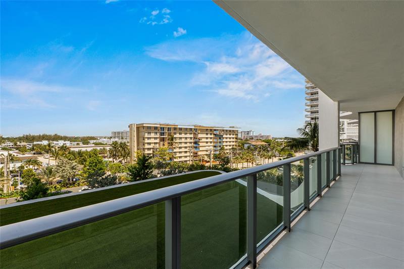 Image 8 of 63 For 900 Ocean Blvd.  504