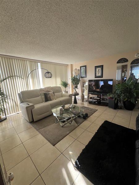 Image 10 of 16 For 4222 Inverrary Blvd  4516