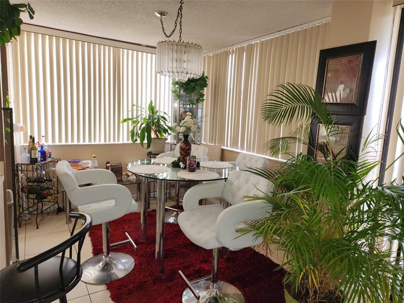 Image 3 of 16 For 4222 Inverrary Blvd  4516