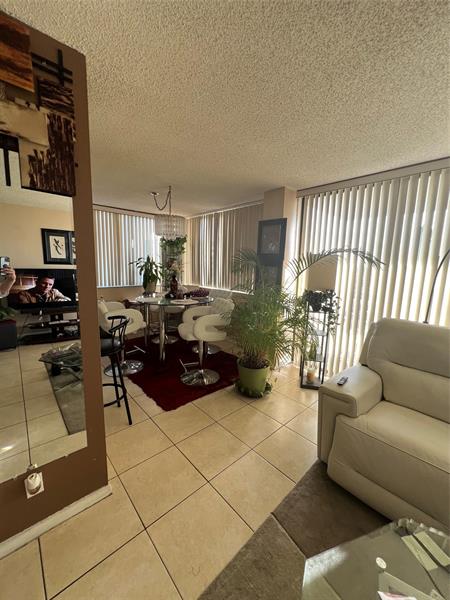 Image 9 of 16 For 4222 Inverrary Blvd  4516