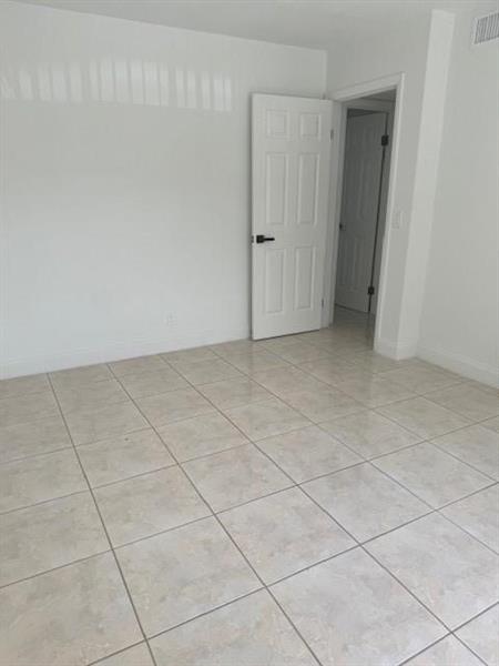 Image 15 of 26 For 380 Racquet Club Rd  202