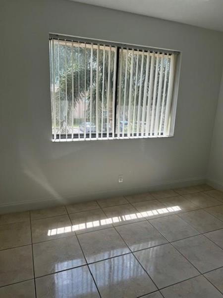 Image 17 of 26 For 380 Racquet Club Rd  202