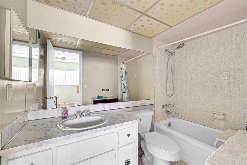 Image 10 of 15 For 5141 Oakland Park Blvd  211