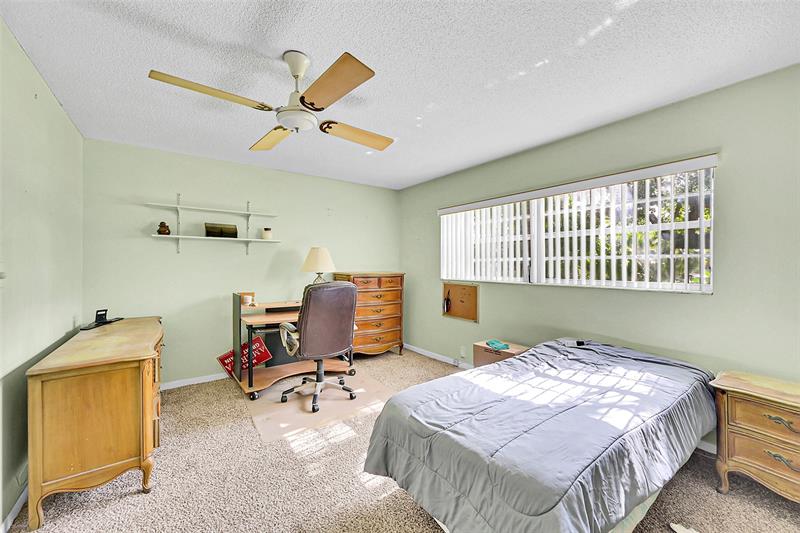 Image 11 of 15 For 5141 Oakland Park Blvd  211