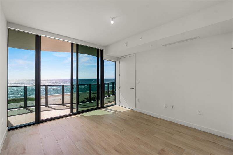 Image 21 of 77 For 900 Ocean Blvd.  505