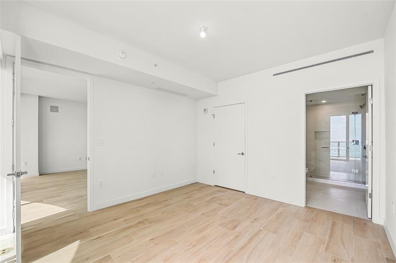 Image 22 of 77 For 900 Ocean Blvd.  505