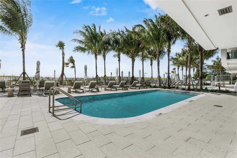 Image 40 of 77 For 900 Ocean Blvd.  505