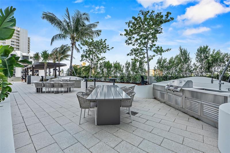 Image 52 of 77 For 900 Ocean Blvd.  505