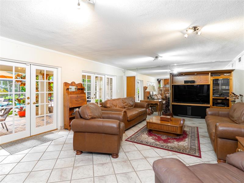 Image 5 of 39 For 6556 87th Ave