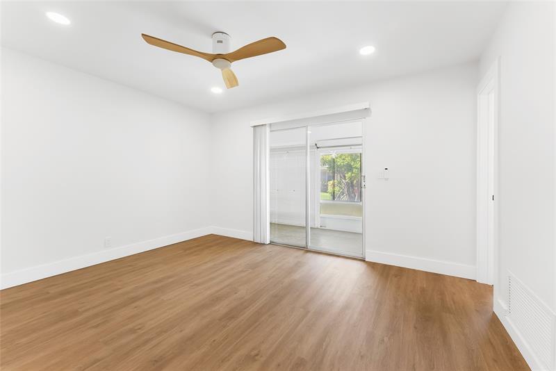 Image 10 of 15 For 1951 39th St  141