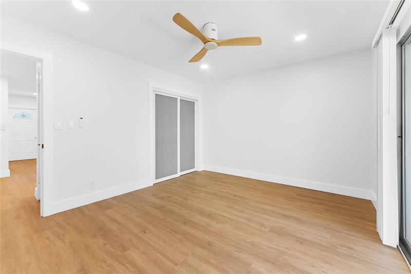 Image 4 of 15 For 1951 39th St  141